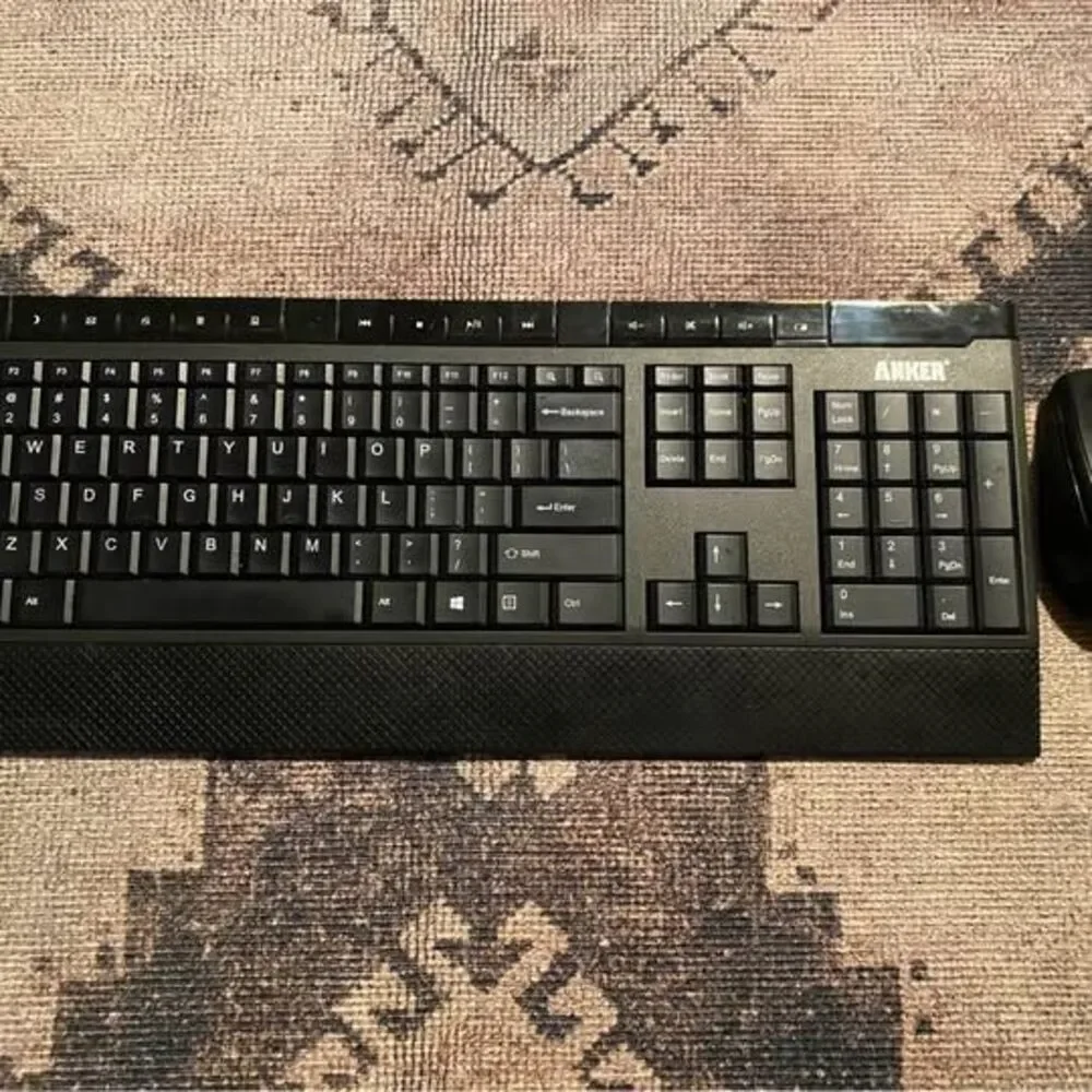 Wireless Keyboard & Mouse - Picture 1 of 1